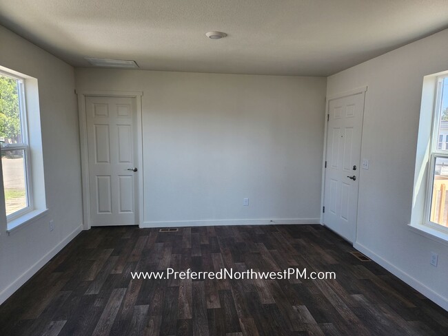 Building Photo - New Mobile Home in Tivoli Mobile Home Park...