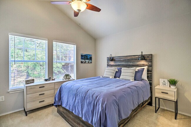 Building Photo - 21100 Santa Ana Cove