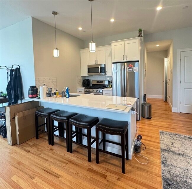 Primary Photo - 353 Dorchester St