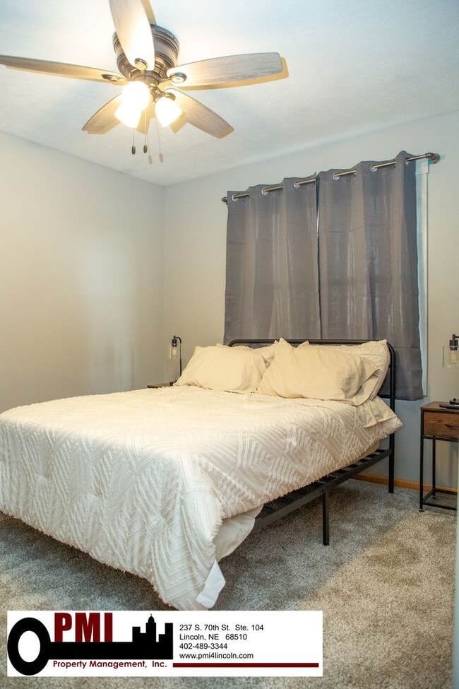 Building Photo - 4 Bedroom and 3 bathroom Fully Furnished