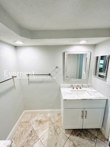 Building Photo - 1649 Dartmouth Dr