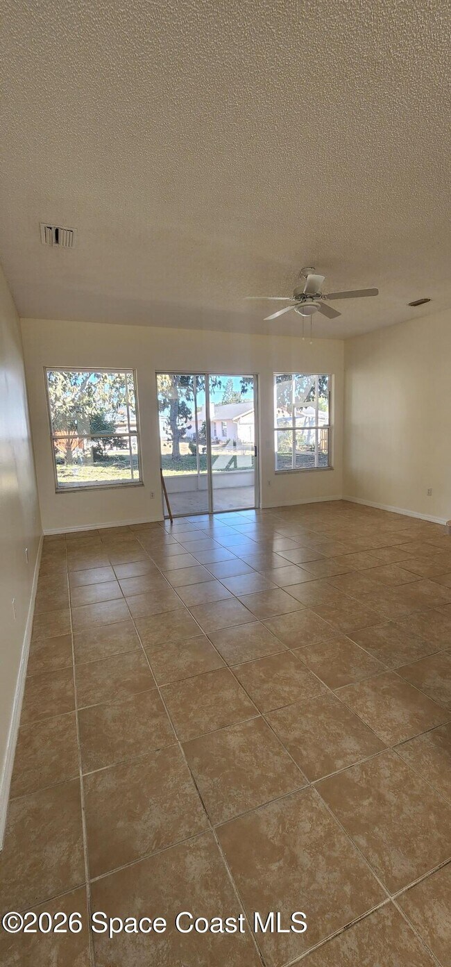 Building Photo - 1807 Edith St NE