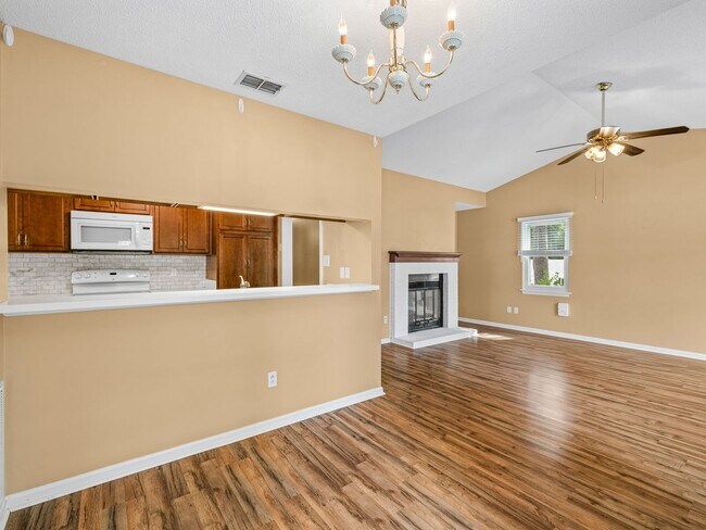 Building Photo - 542 Shadowridge Rd