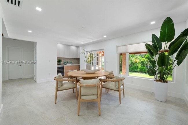 Building Photo - 5211 Granada Blvd