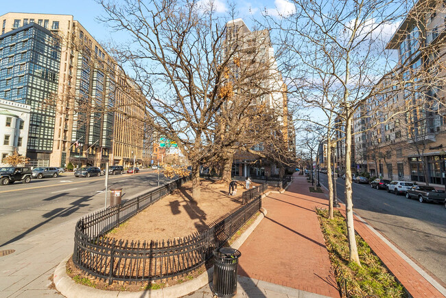 Building Photo - 460 New York Ave NW