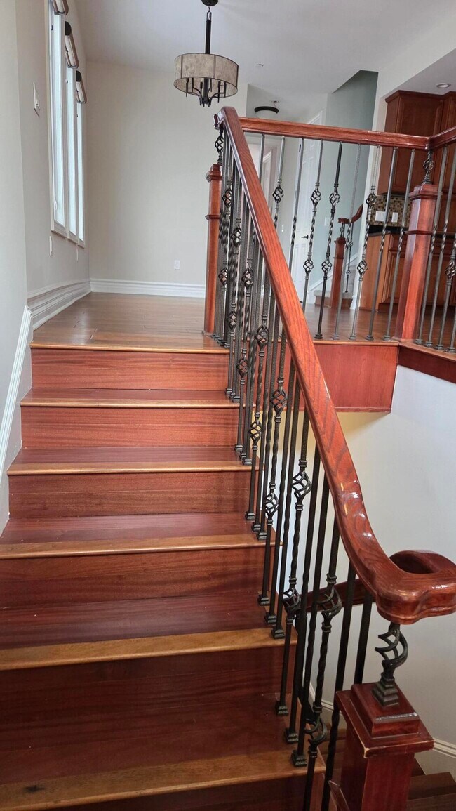 Building Photo - 934 W Huron St