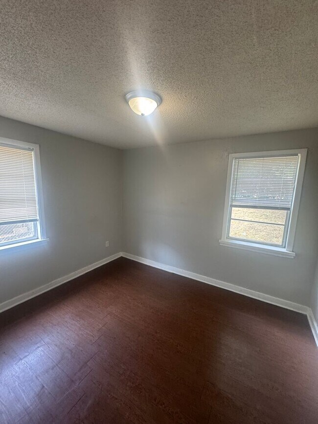 Building Photo - 2108 Curry Ave