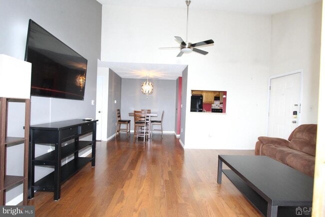 Building Photo - 5015 Ravens Crest Dr