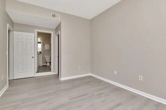Building Photo - Charming 1BR with Natural Light