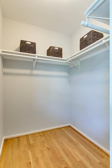 Building Photo - 940 Gale Ln