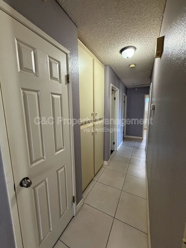 Building Photo - 18120 Raymond Ct