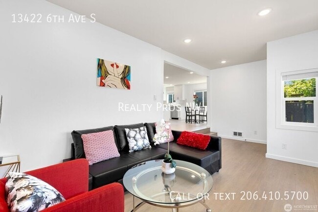 Building Photo - 13422 6th Ave S