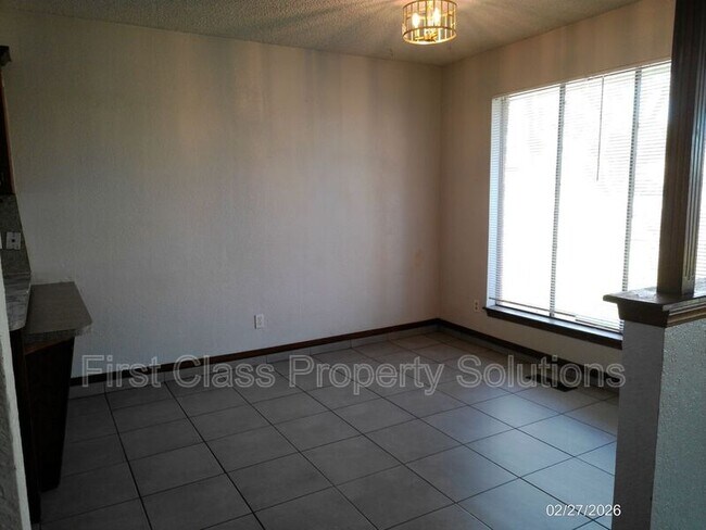 Building Photo - 5316 NW 111th Terrace