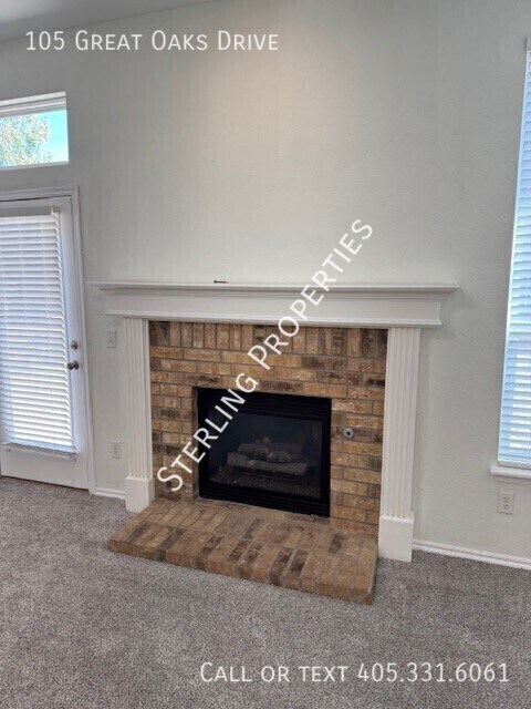 Building Photo - 105 Great Oaks Dr