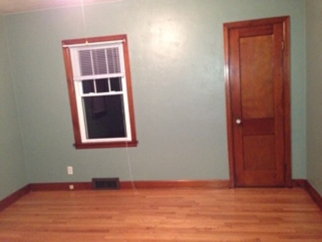 Building Photo - 2326 Scott St