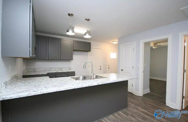 Building Photo - 100 Kaliegh Paige Cir