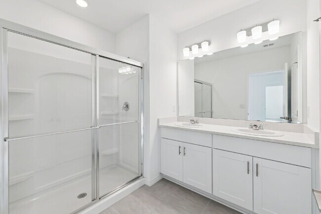 Building Photo - Spacious 4 Bedroom Retreat with 3 Full Baths in Charming Edgewater, FL!