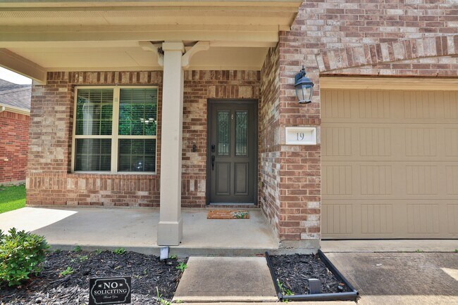 Building Photo - 19 Canterborough Pl