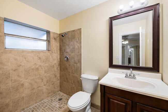 Building Photo - 9423 SW 52nd Ct