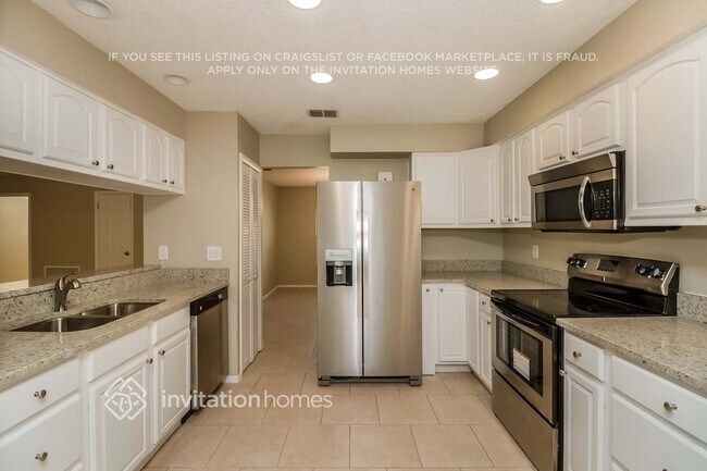 Building Photo - 15103 Southfork Dr