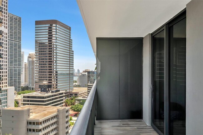 Building Photo - 801 S Miami Ave