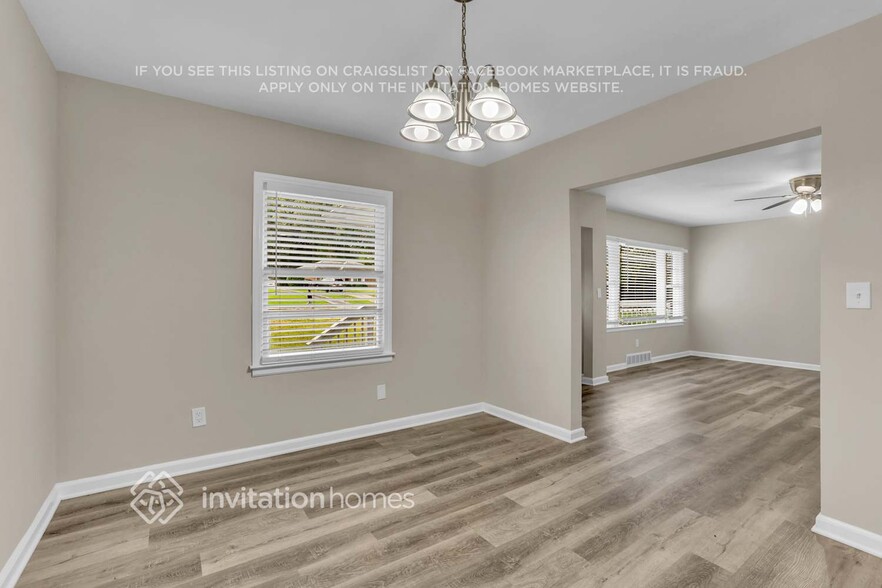 Building Photo - 2307 Headland Dr