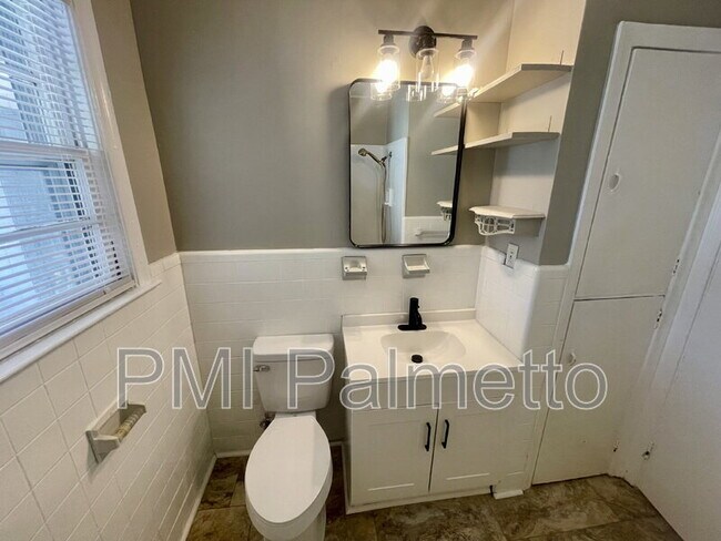 Building Photo - 1215 Chevis St