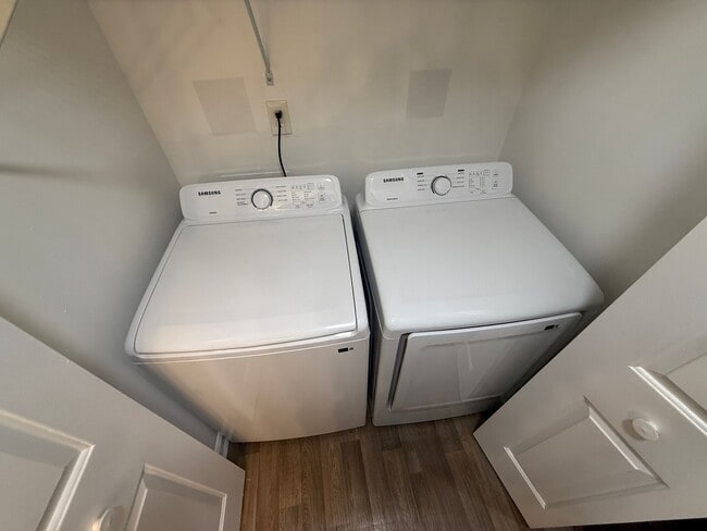 Building Photo - Beautiful Condo minutes from Uptown Charlotte