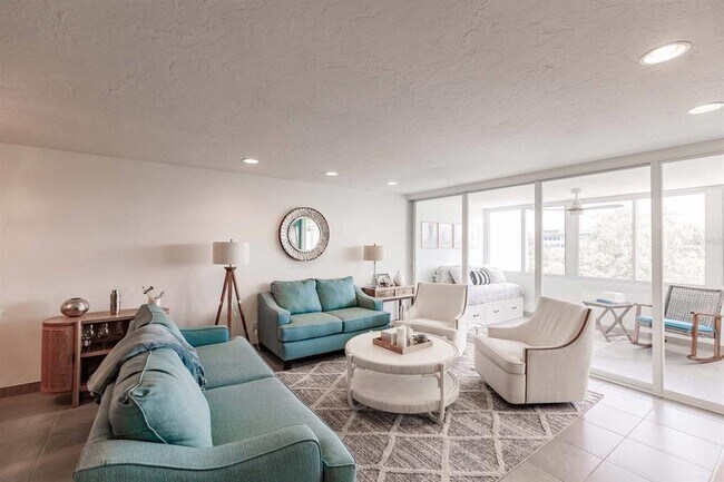 Building Photo - 1125 W Peppertree Dr