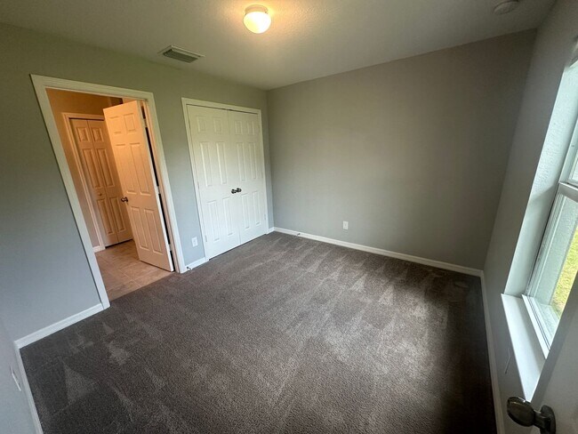 Building Photo - 3 Bedroom + Den - 2 Bathroom- NW Cape Coral