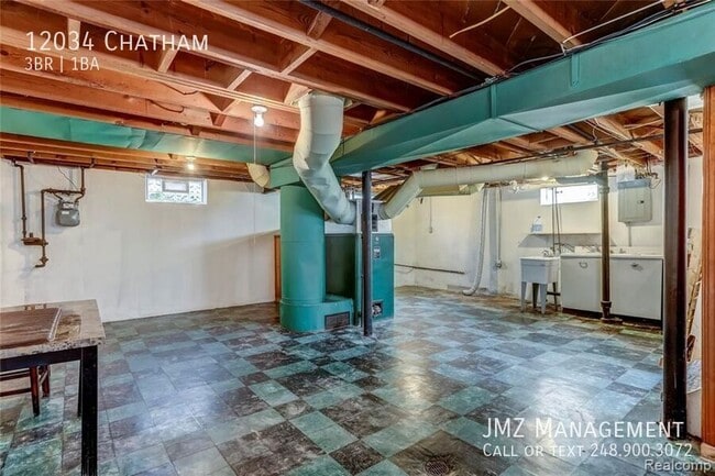 Building Photo - 12034 Chatham-