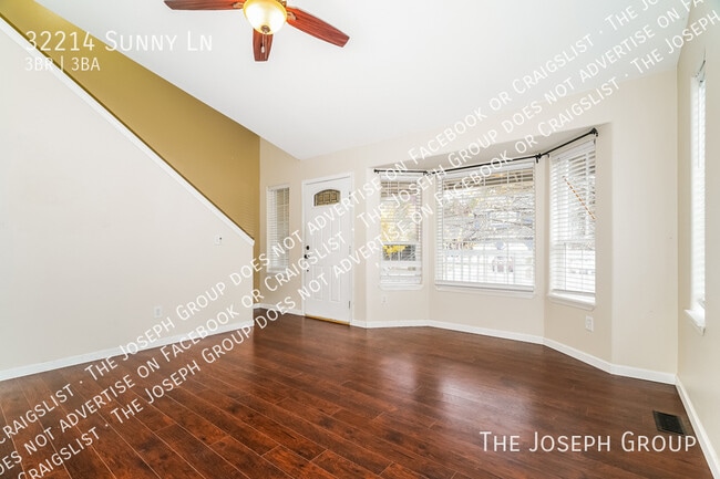 Building Photo - 32214 Sunny Ln