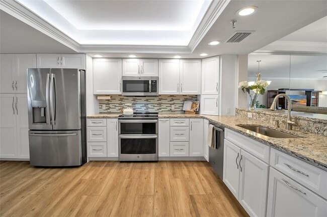 Building Photo - 1485 Gulf of Mexico Dr