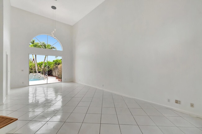 Building Photo - 8895 Sonoma Lake Blvd