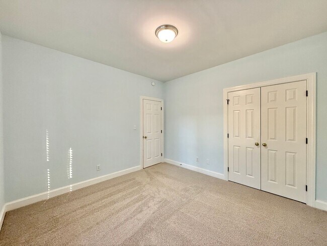 Building Photo - Charming 3BD, 2BA Raleigh Ranch-Style Home in a Quiet Neighborhood Near Crabtree Valley Mall, RDU...