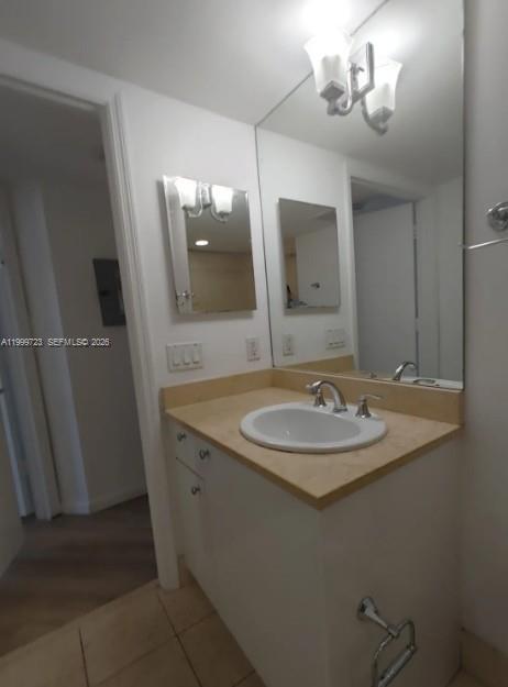 Building Photo - 20000 E Country Club Dr