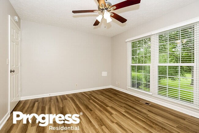 Building Photo - 2210 Racquet Club Dr