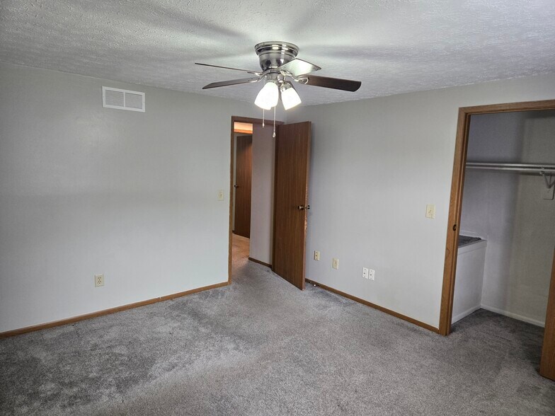 Building Photo - 2472 Carolina Ave