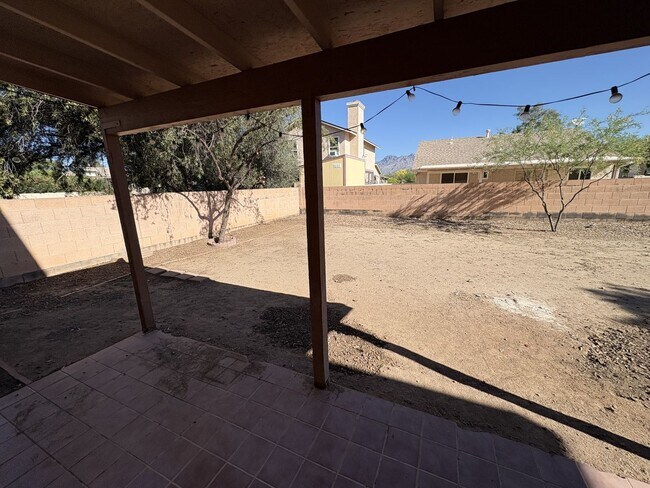 Building Photo - Eastside 4-bedroom 2.5-bathroom home with community pool