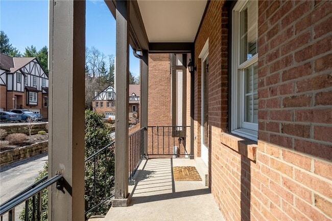 Building Photo - 302 Kingsberry Cir