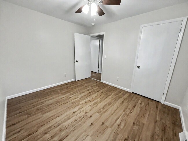 Building Photo - 1813 Walker Ave