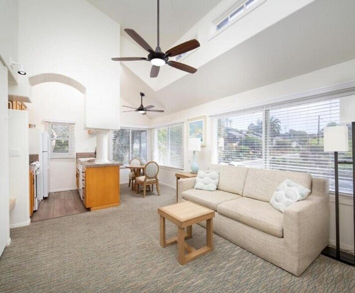 Primary Photo - 1400 Ocean Ave