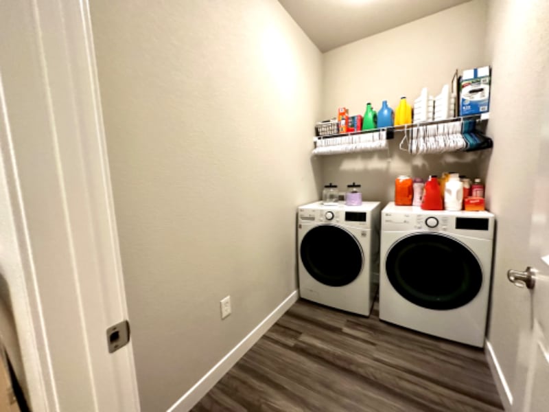Building Photo - 6555 Carriage Meadows Dr