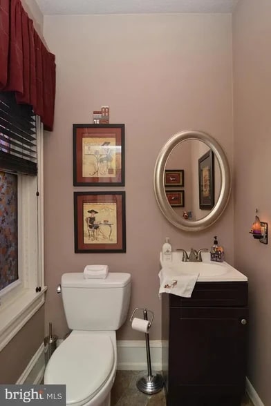 Downstairs powder room - 1314 Green St