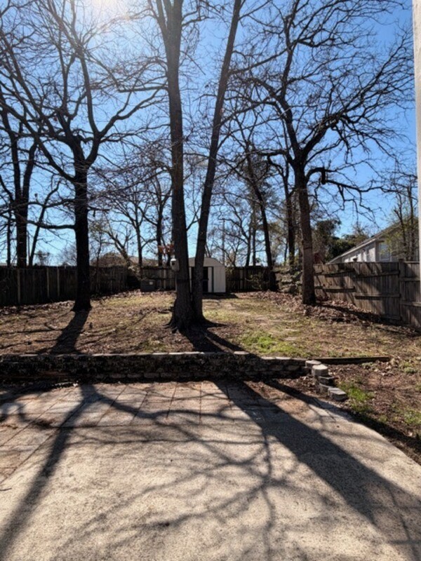 Building Photo - 229 Stonewood Dr