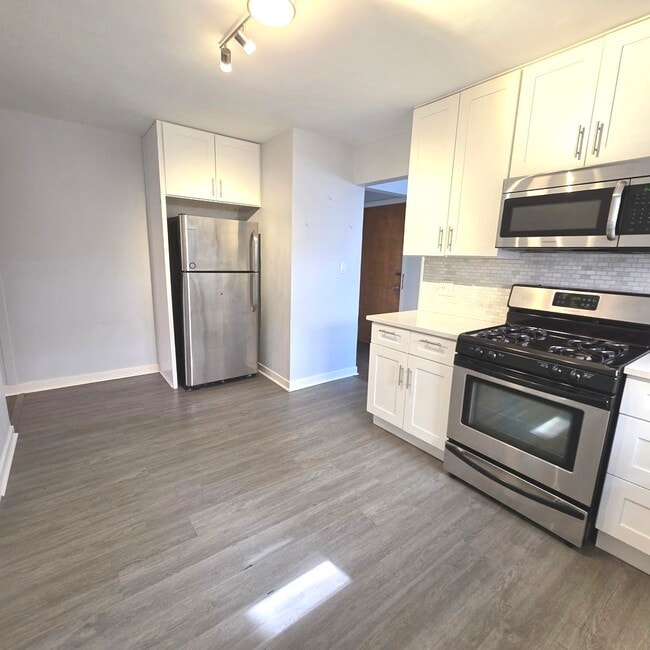 Building Photo - 8845 Bronx Ave