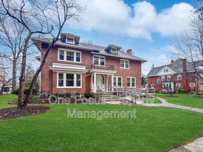 Building Photo - 1116 Woodmont Ave