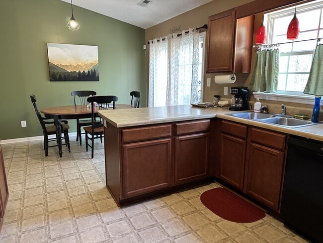 Building Photo - 203 Stockton Ct