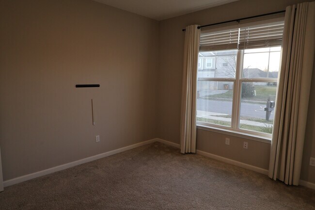 Building Photo - 2951 Daylily Dr