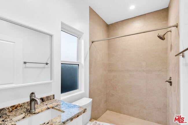 Building Photo - 17625 Burbank Blvd